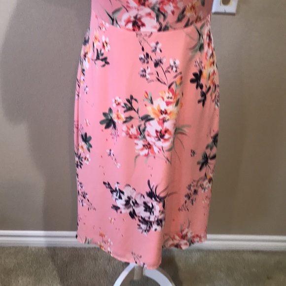 Loft Floral Midi Dress with V Neckline Puffed Sleeves Side Zip and Pockets-2 - Picture 3 of 15